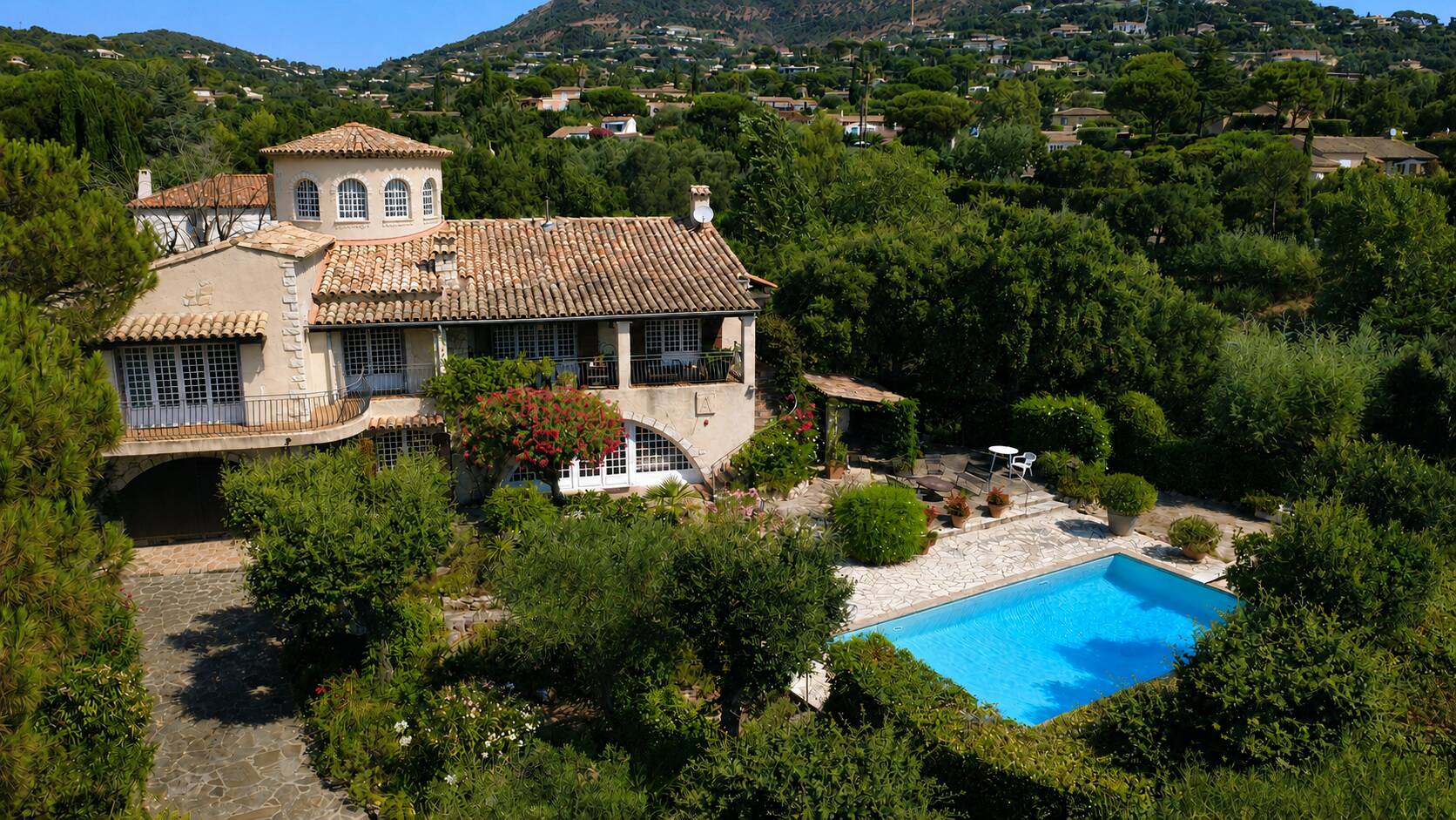 Élégante Bastide Provençale au coeur du Golf de BEAUVALLON