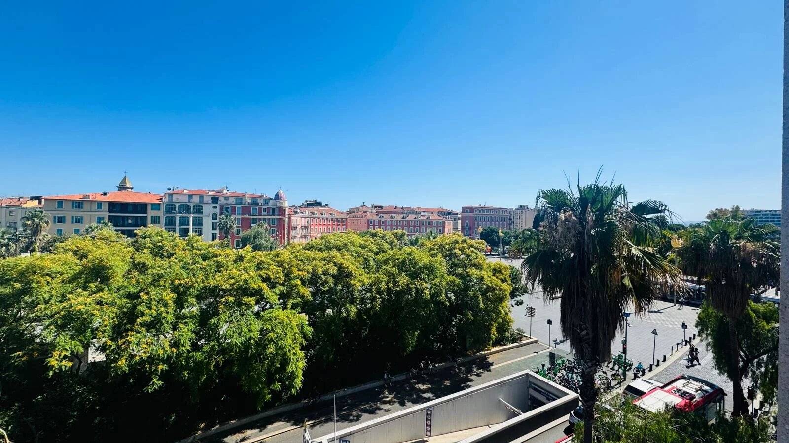 Appartement  - Appartement  - 4 pièces  - 103.74 m² -  1 190 000 € - À vendre 