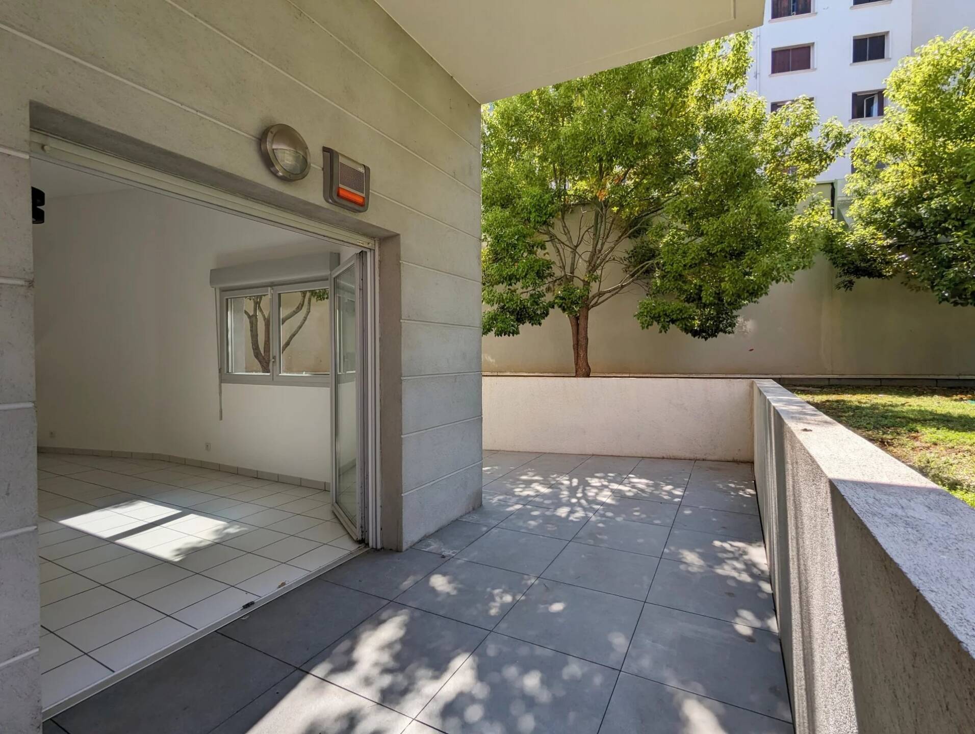 NICE - SAINT ROCH - Bel appartement 2 pièces avec grande terrasse