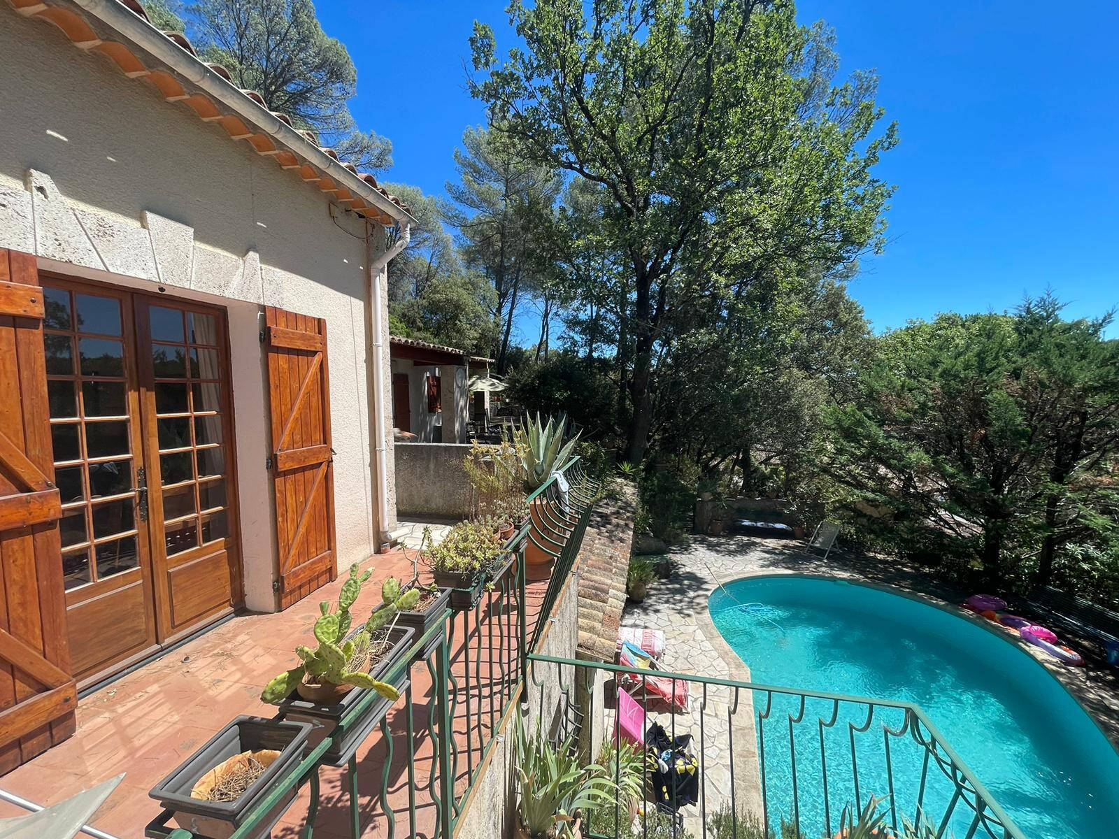 Maison à Villecroze