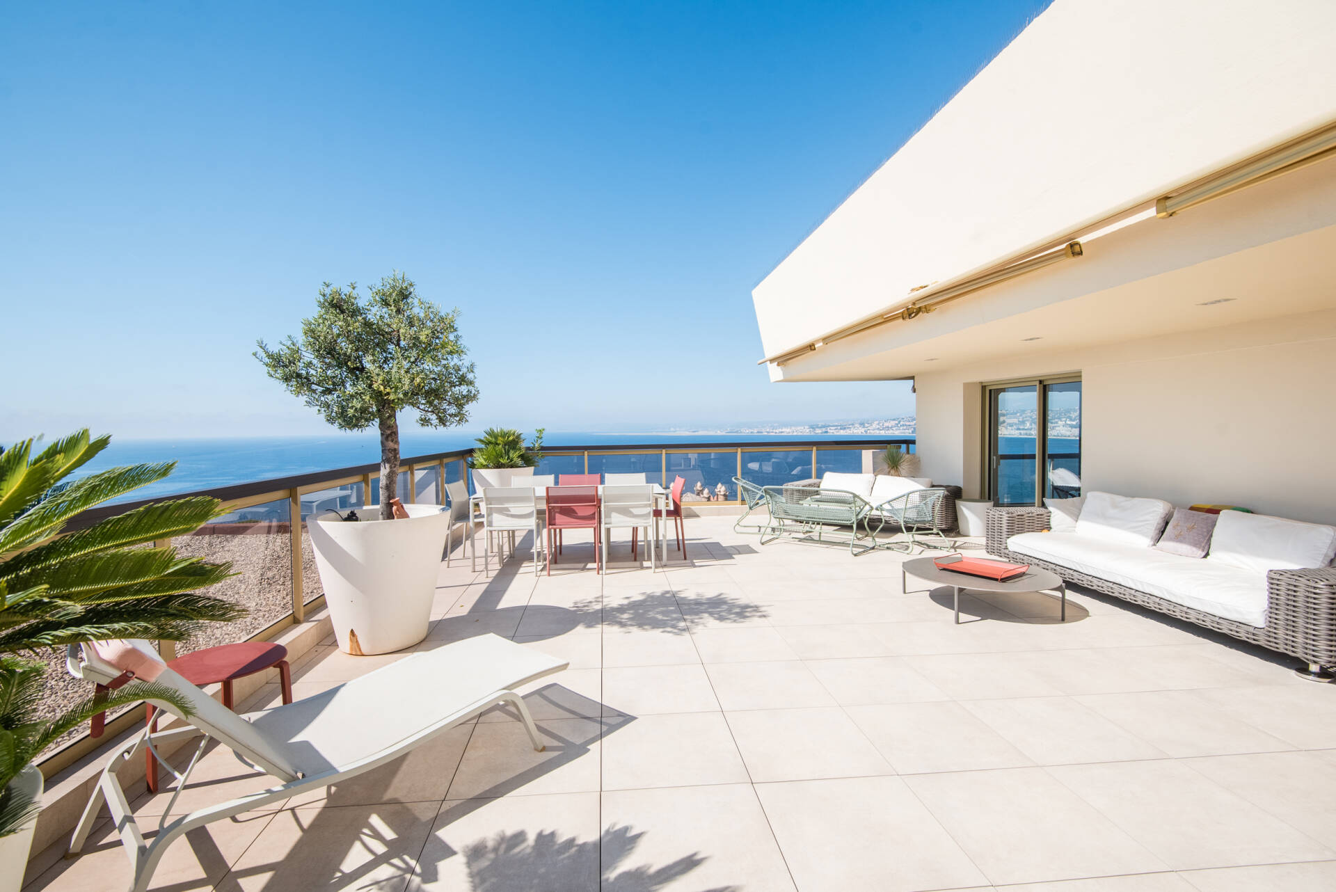Appartement  - 4 pièces  - 123.02 m² -  2 950 000 € - À vendre 