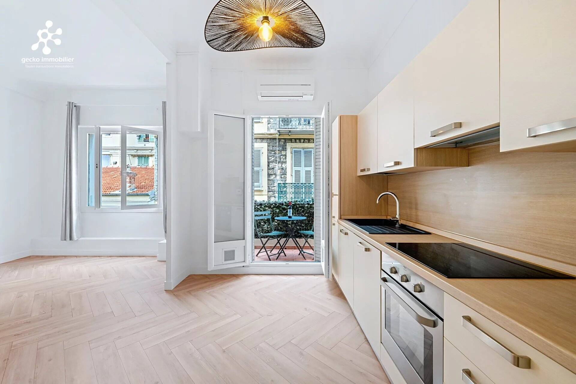 Nice - Carré d’or - 2 pièces rénové avec balcon