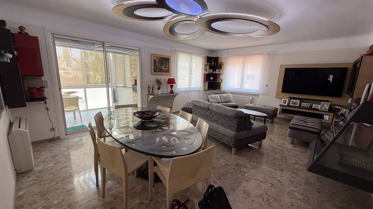 Vente à Terme LIBRE sur 16ans - à La Garde - Appartement F4 109 m² + Loggia 17 m² - Homme de 72 ans