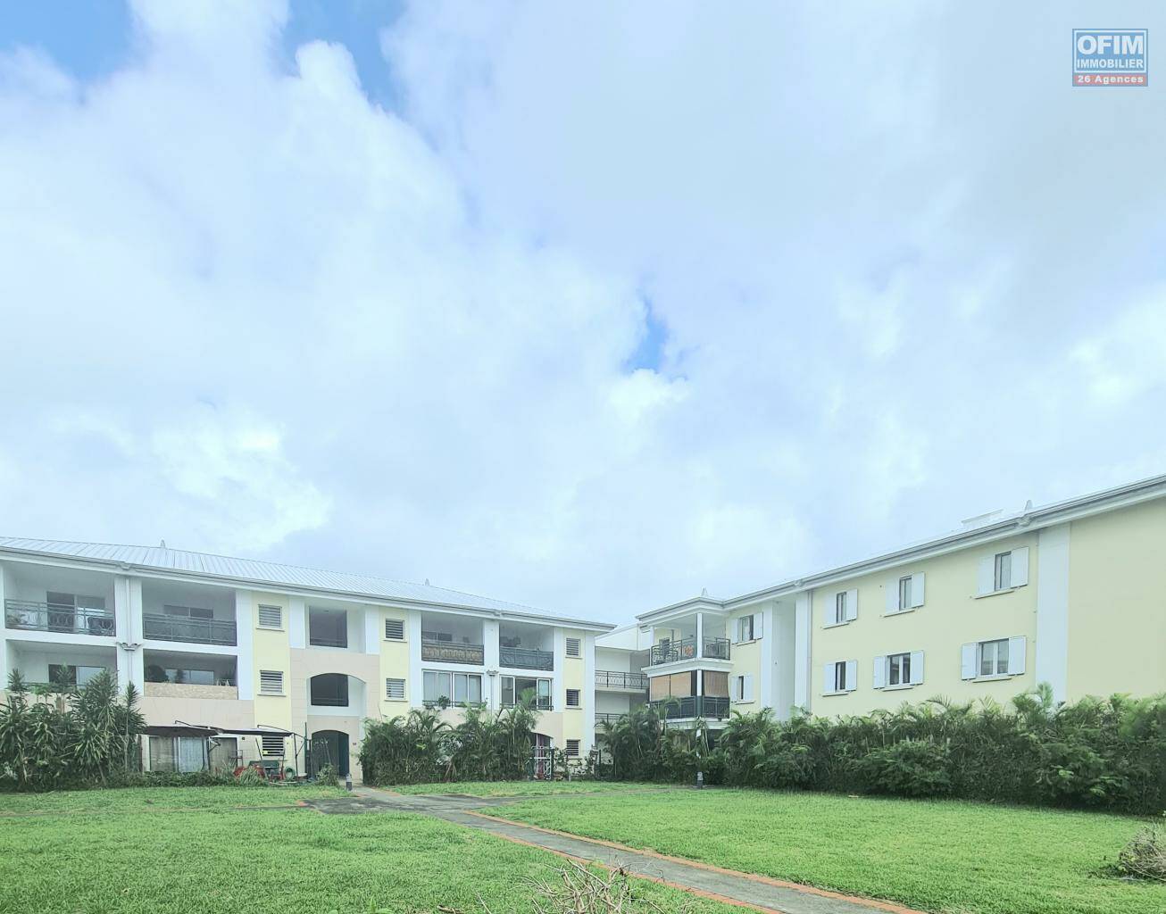 APPARTEMENT F1 VENTE VIAGER LIBRE LOUÉ à Sainte Suzanne. ILE DE LA REUNION