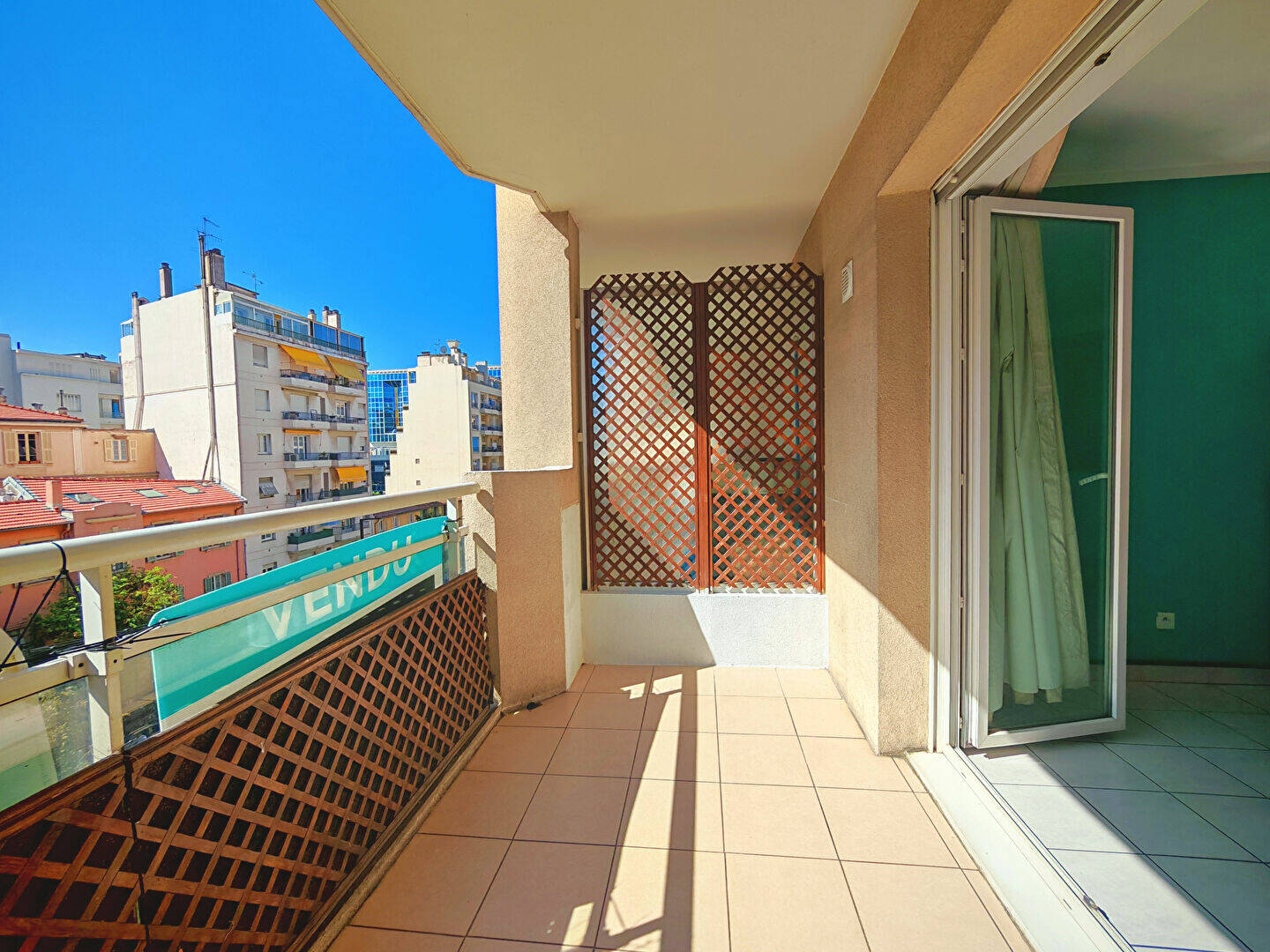 Appartement  - 2 pièces  - 46.65 m2 -  240 000 € - À vendre 