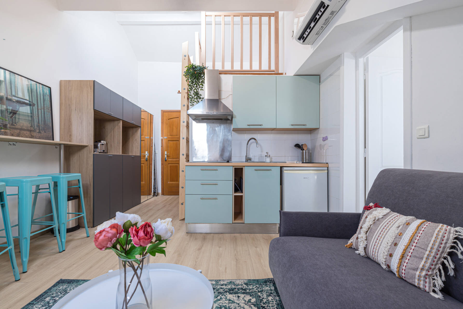 Appartement  - 2 pièces  - 25.0 m2 -  265 000 € - À vendre