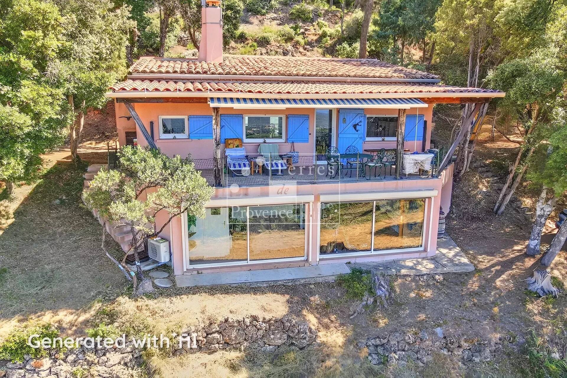 Aups, jolie maison en campagne avec vue panoramique