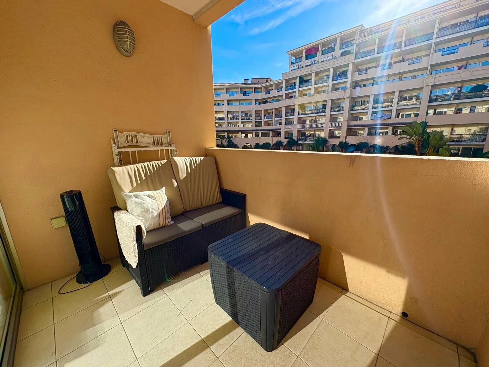 2  piéces Cannes La Bocca