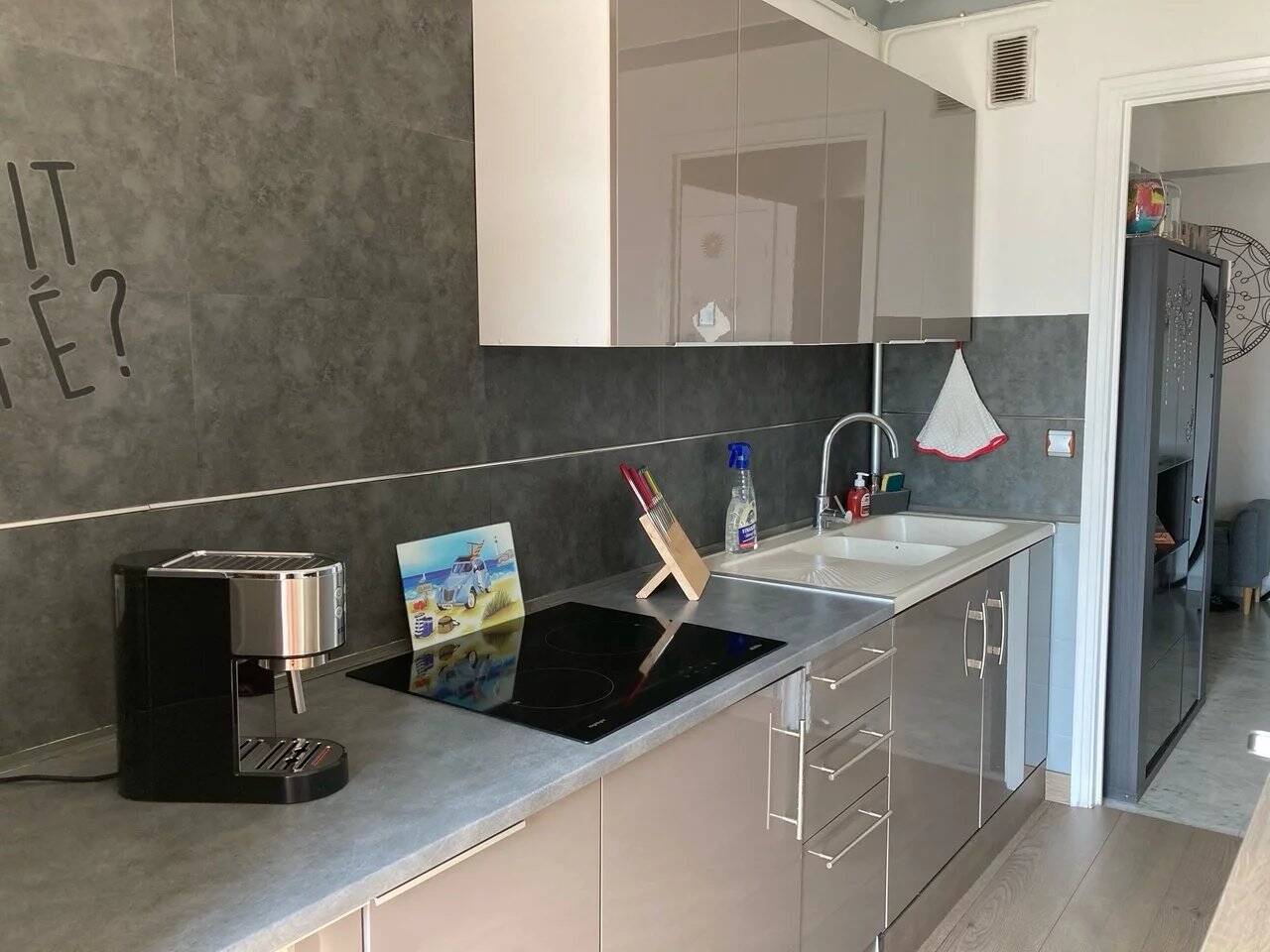 CAGNES SUR MER (06)  APPARTEMENT T2 - CAVE - CENTRE VILLE