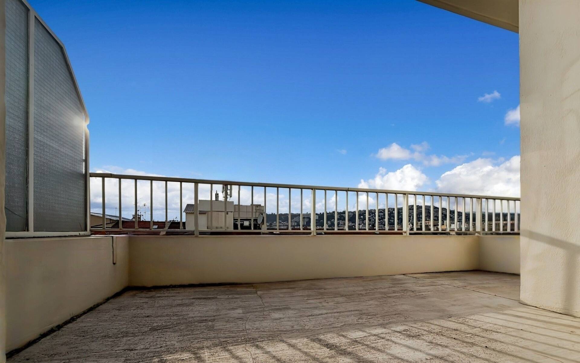 Appartement  - 2 pièces  - 30.41 m² -  360 000 € - À vendre 