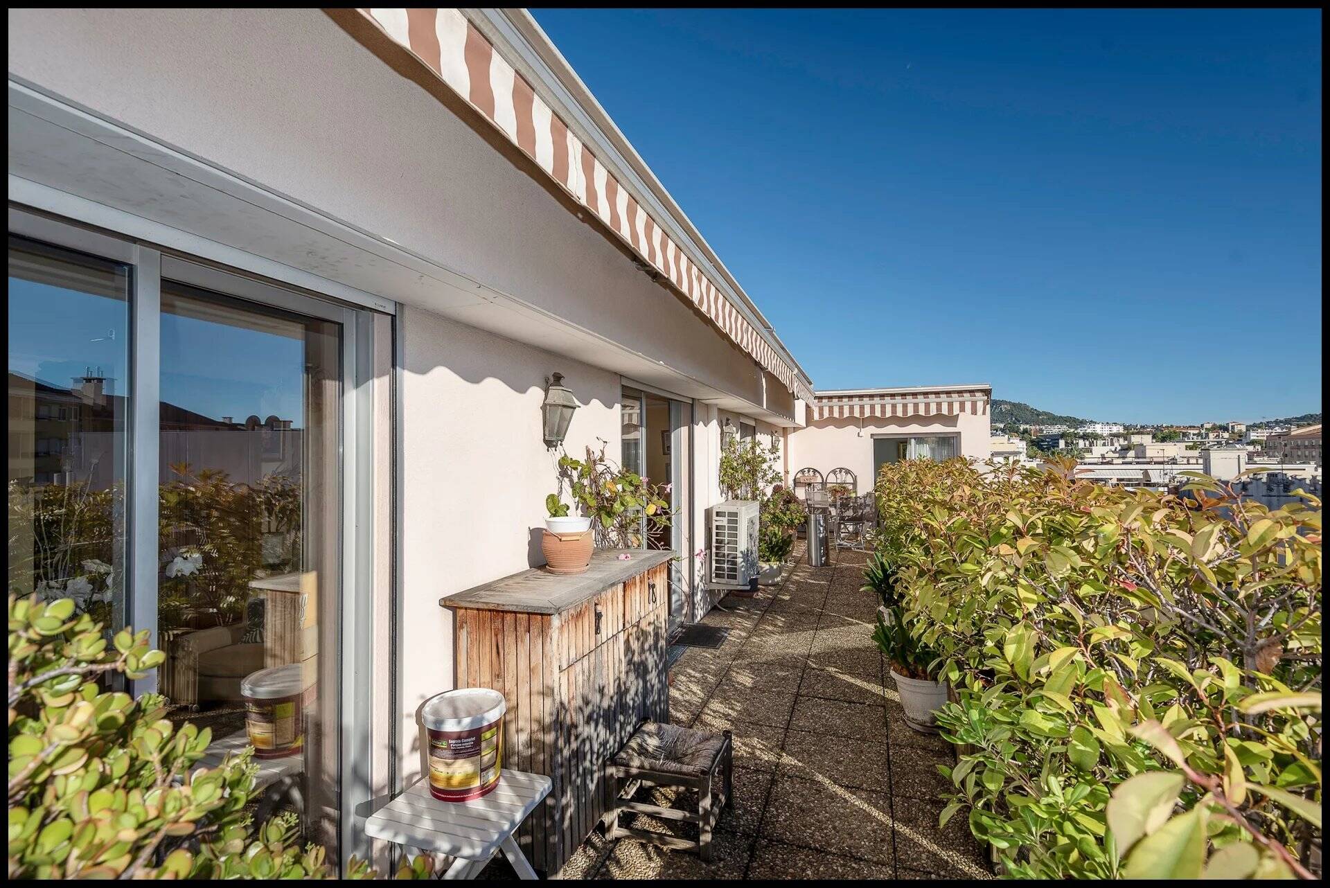 Appartement  - 6 pièces  - 155.48 m2 -  795 000 € - À vendre 