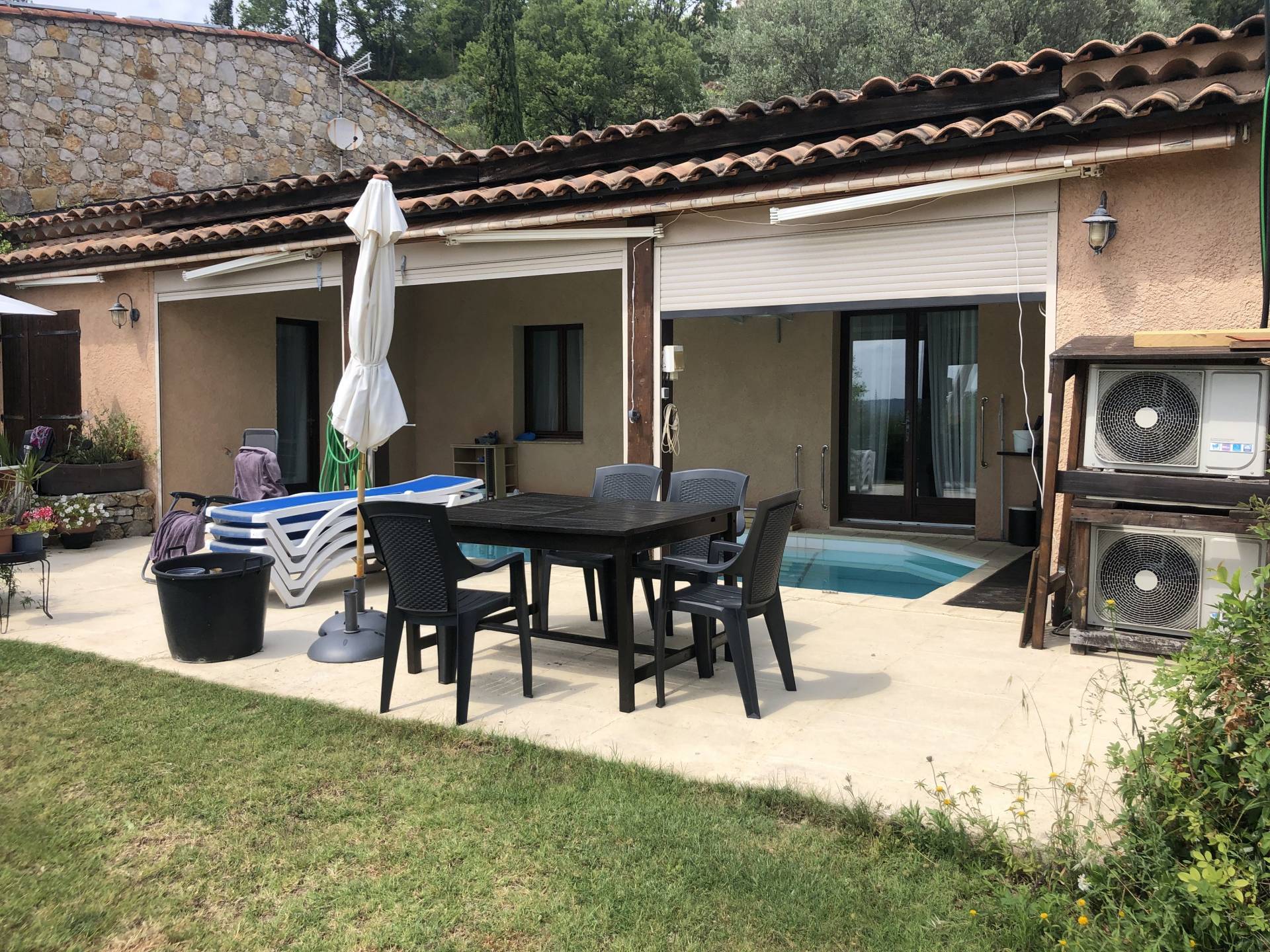 Villa f6, Terrain 1249 M2 Tourette sur fayence  83440 Viager Occupé Mr de 89 ans