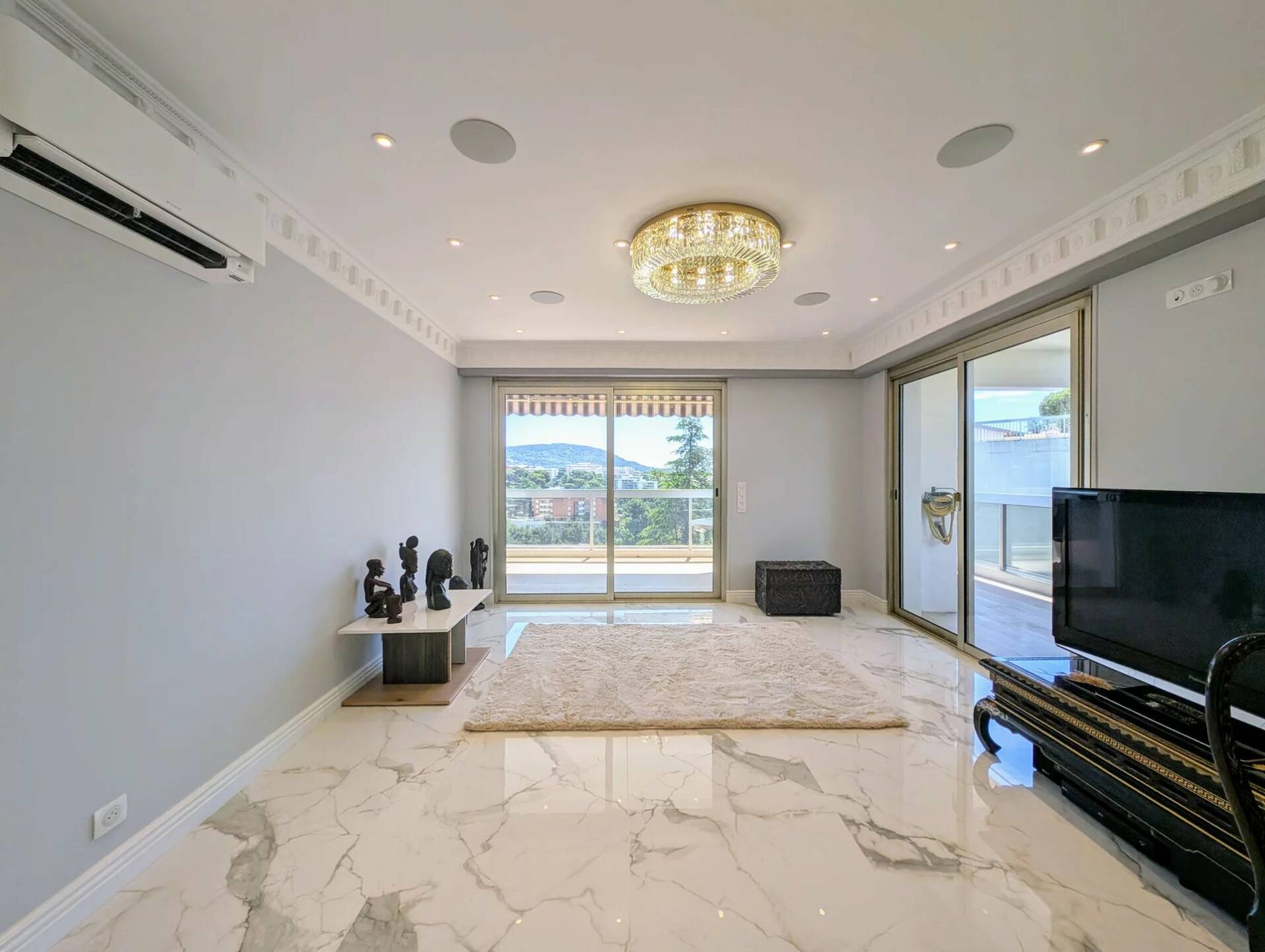 Appartement  - 4 pièces  - 110.0 m2 -  780 000 € - À vendre 