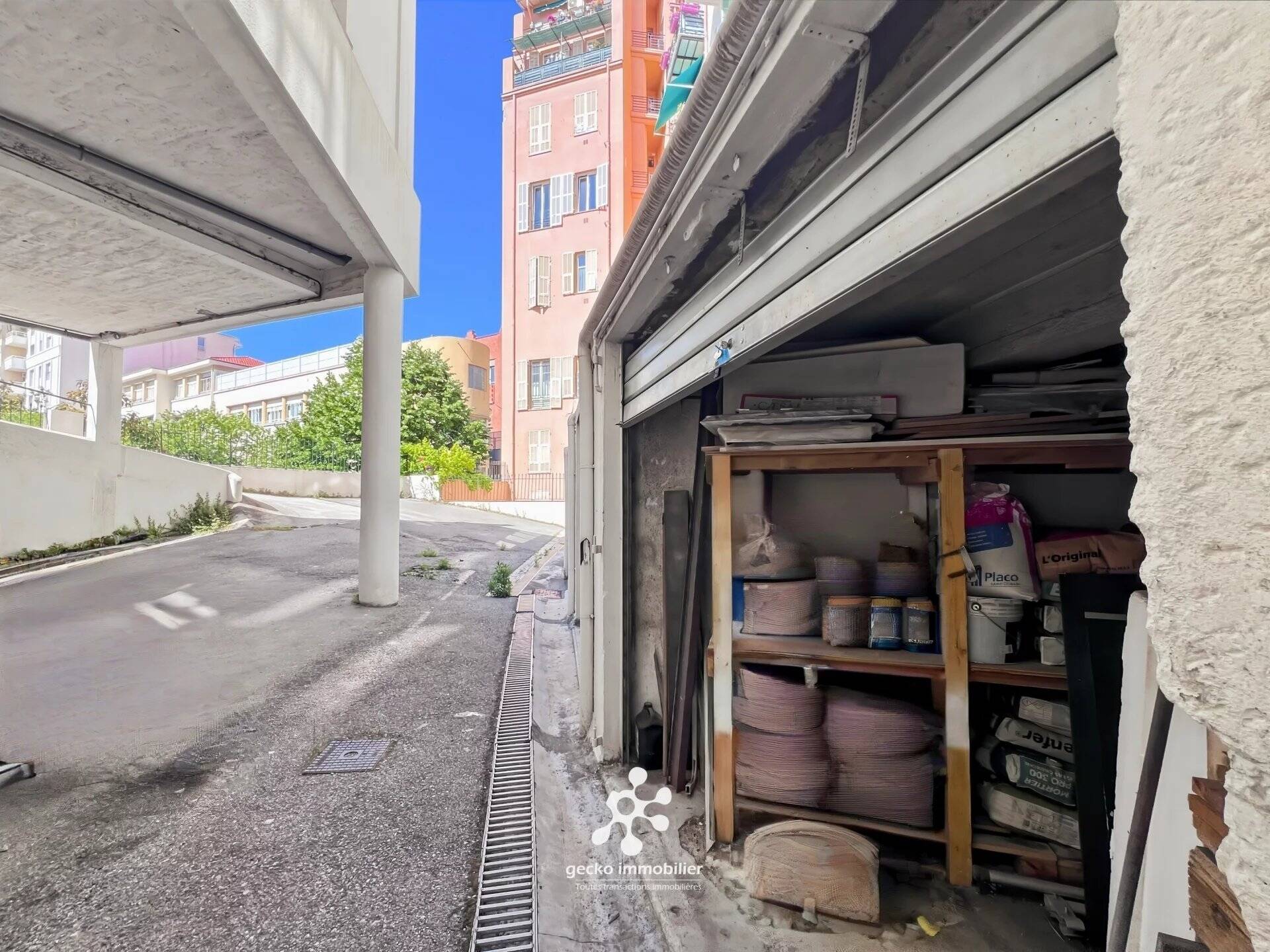 Nice - Thiers - Garage fermé avec stockage additionnel