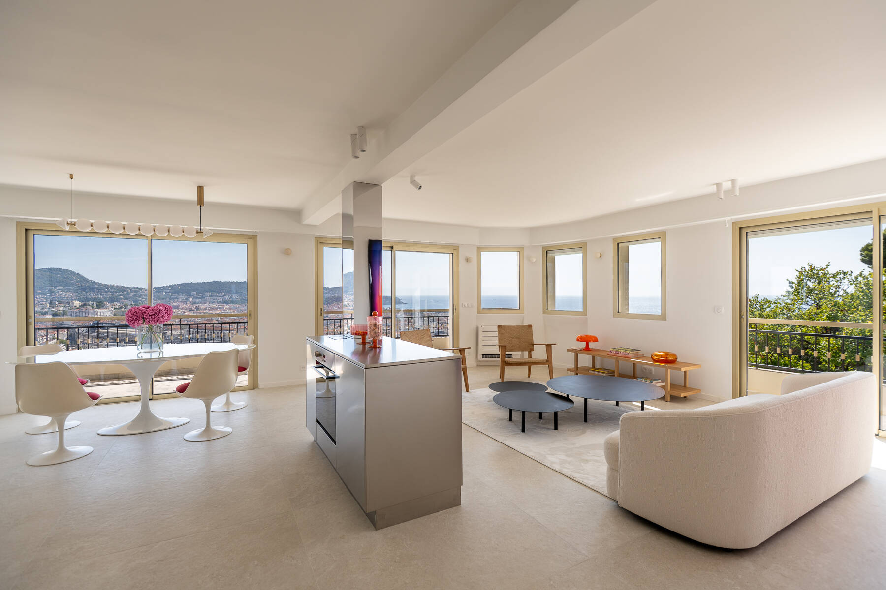 Appartement  - 4 pièces  - 101.92 m2 -  997 500 € - À vendre 