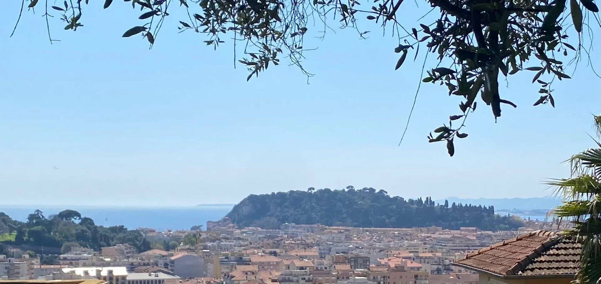 Maison  - 4 pièces  - 100.0 m2 -  665 000 € - À vendre