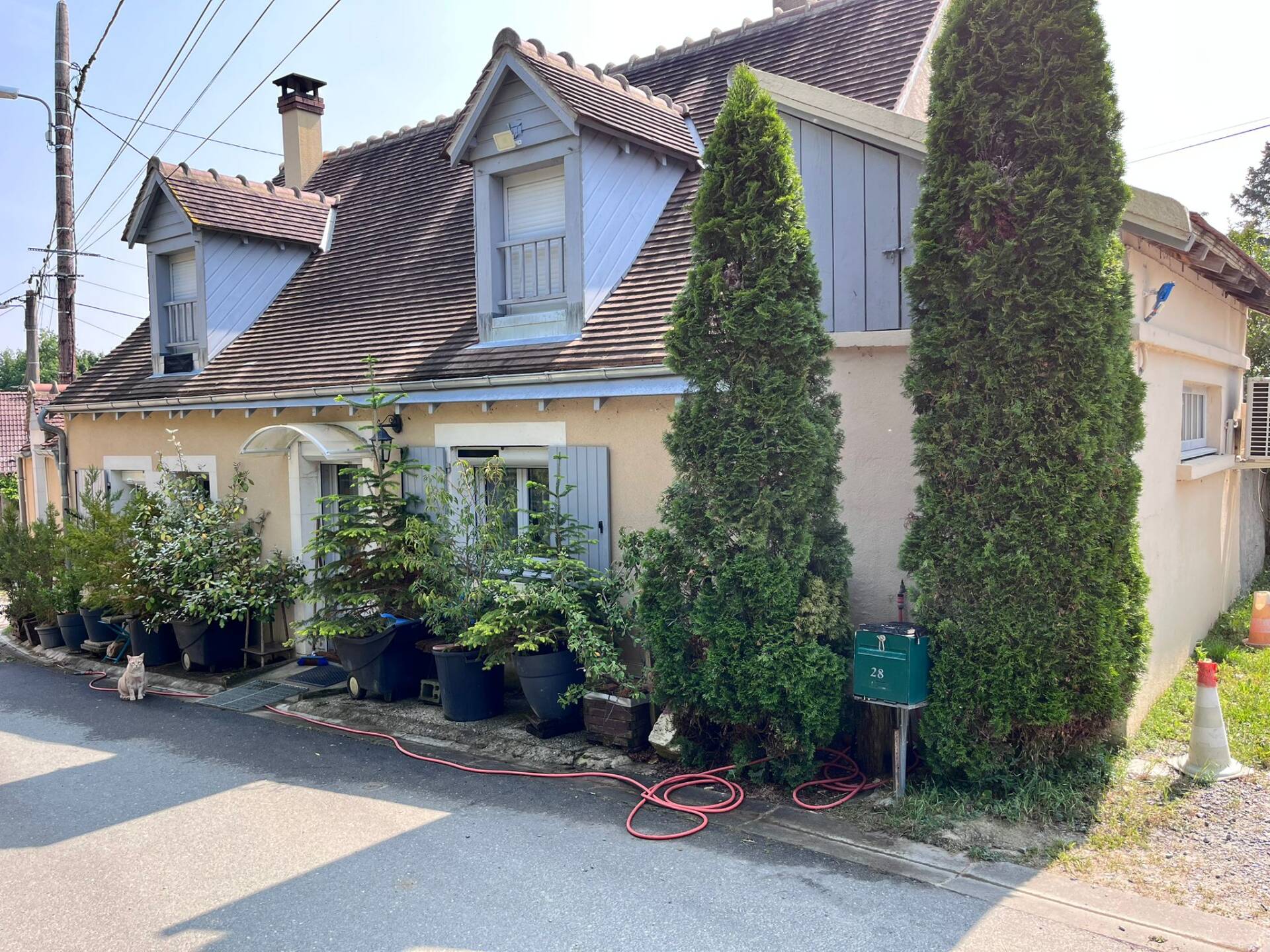 VIAGER OCCUPÉ À RIVARENNES