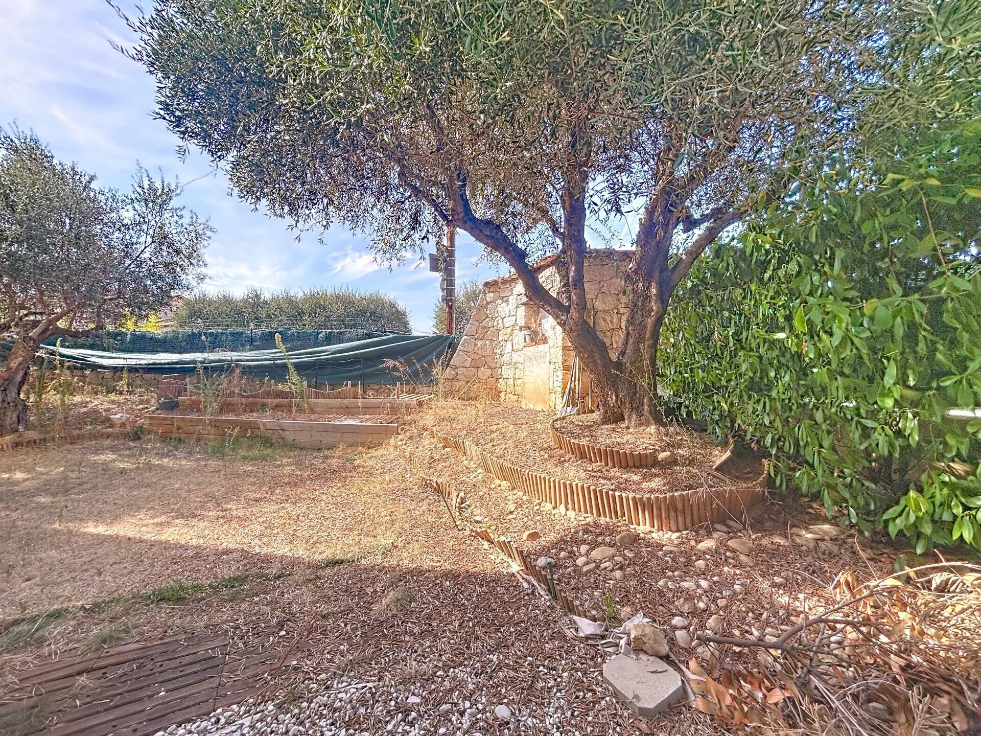 Appartement  - 4 pièces  - 81.0 m2 -  420 000 € - À vendre 