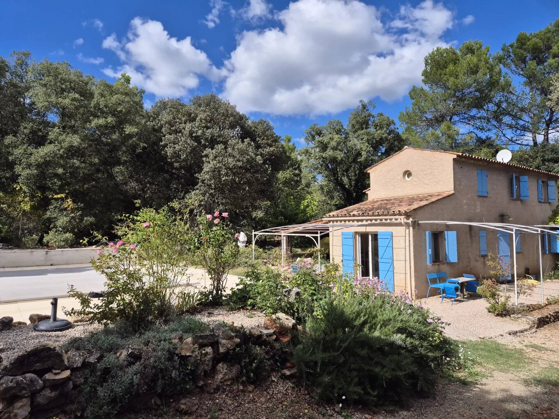 CHARMANT MAS ANCIEN RENOVE COTIGNAC T4