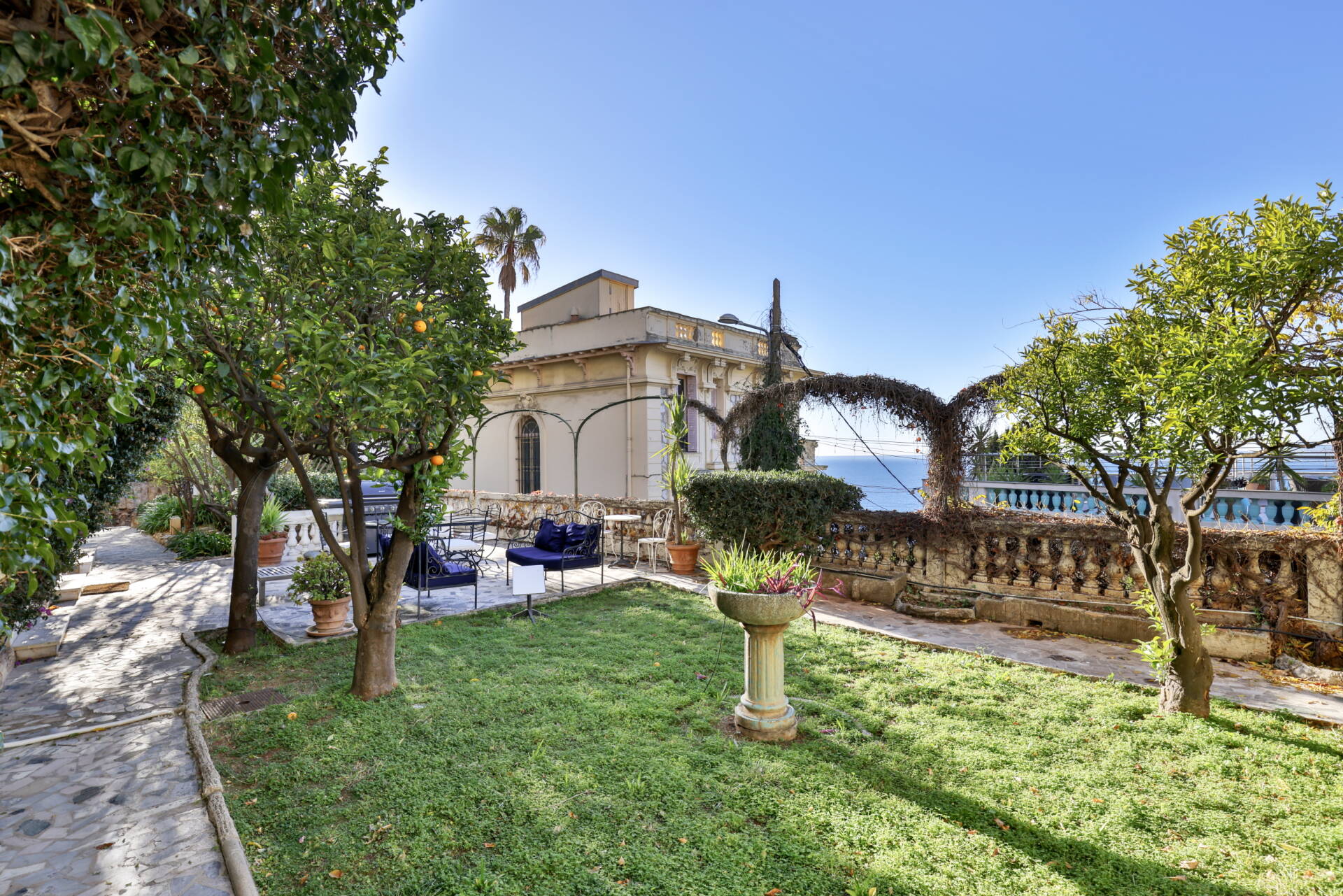 Appartement  - 3 pièces  - 71.02 m2 -  1 200 000 € - À vendre