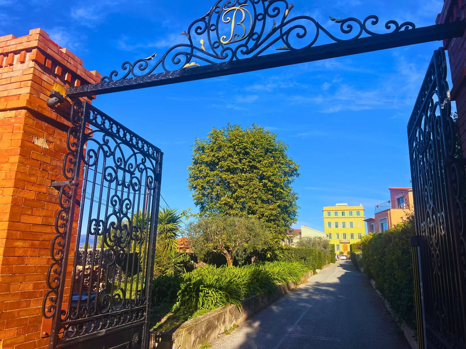 Appartement  - 4 pièces  - 125.2 m2 -  1 490 000 € - À vendre 