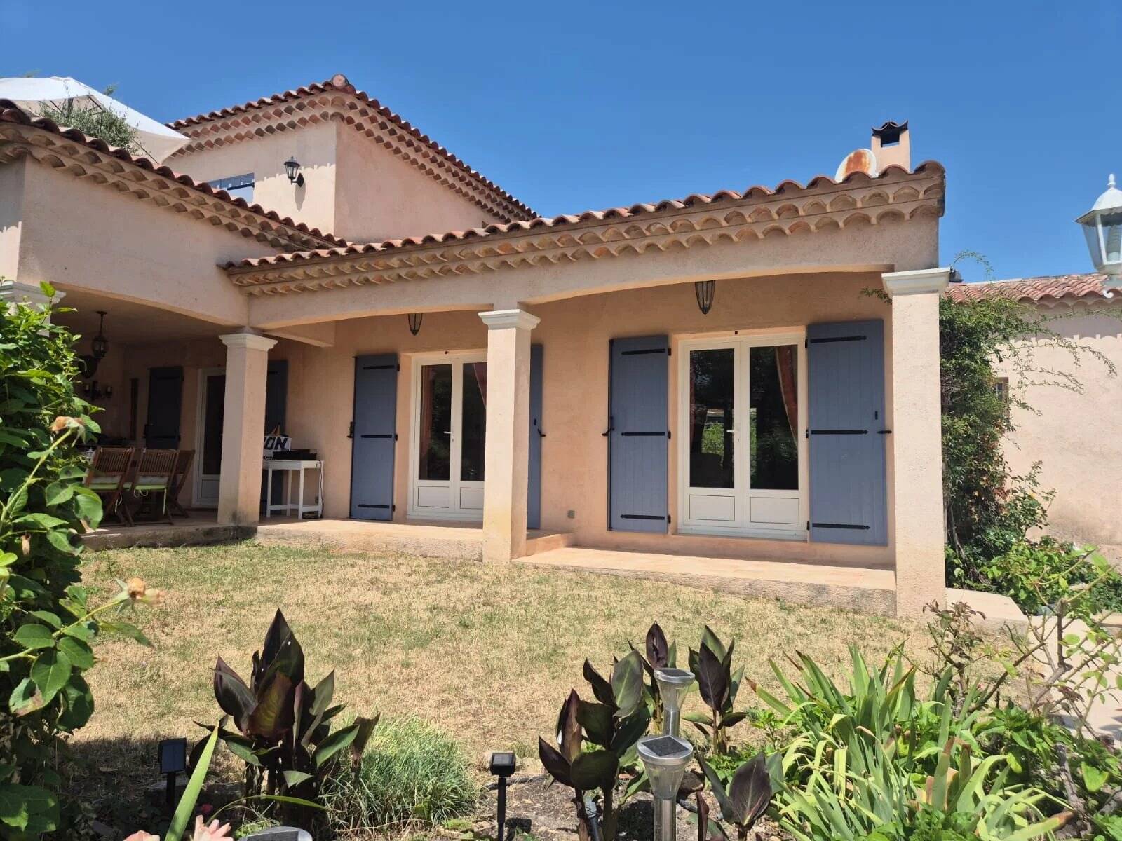 COTIGNAC BELLE VILLA TRADITIONNELLE AVEC PISCINE