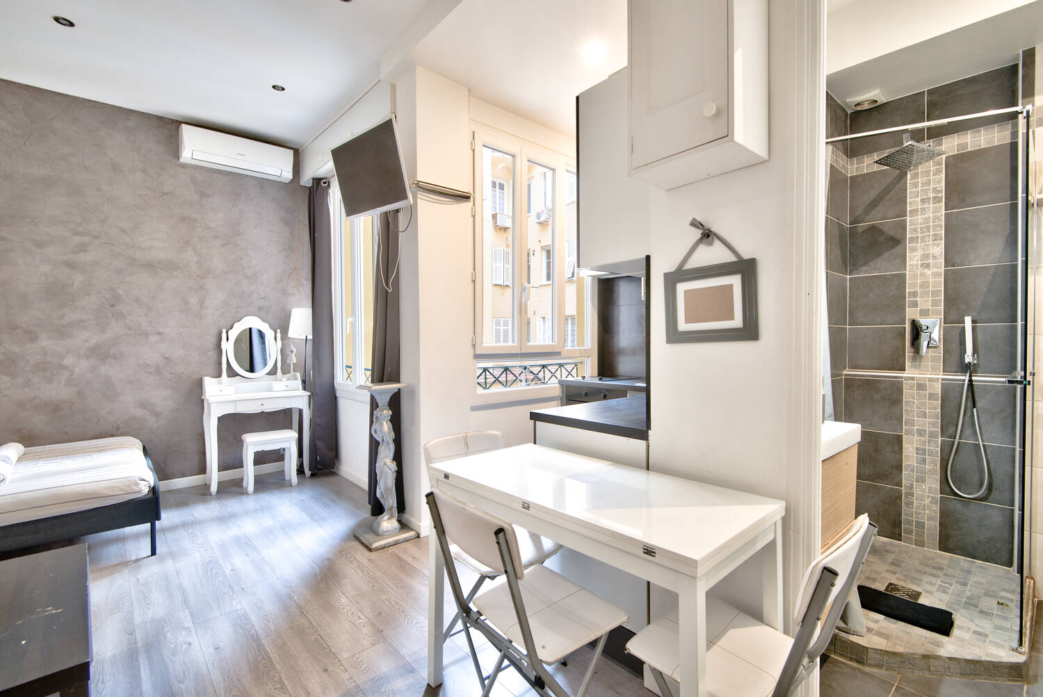 Appartement  - Studio  - 22.73 m² -  145 000 € - À vendre 