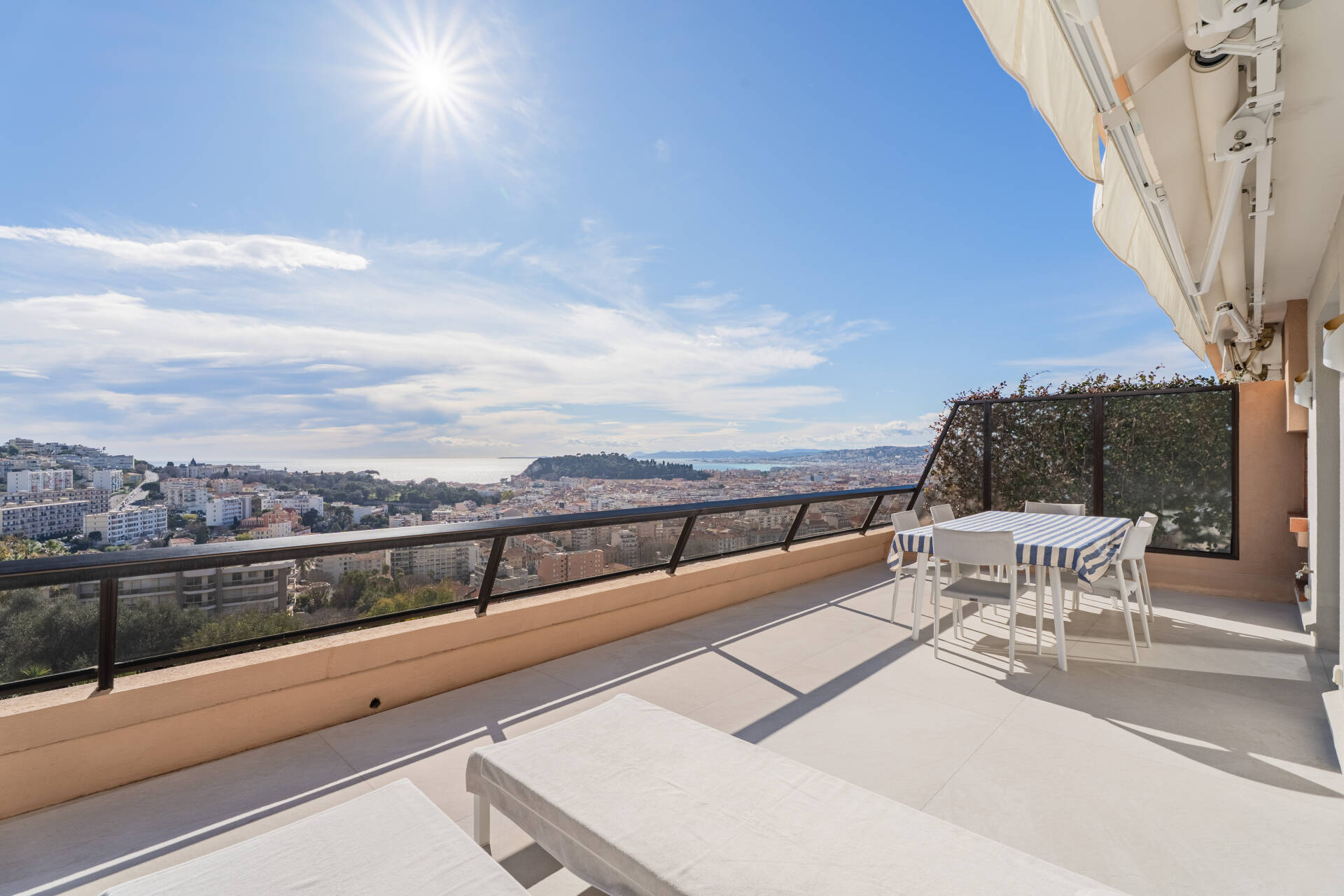 Appartement  - 3 pièces  - 82.2 m2 -  1 390 000 € - À vendre 