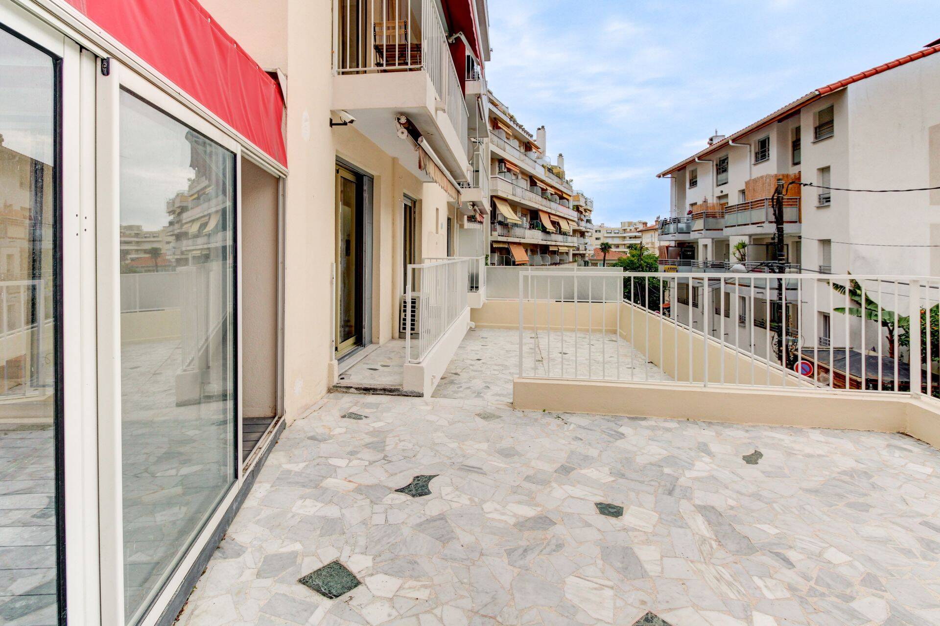 Appartement  - 2 pièces  - 38.02 m² -  199 000 € - À vendre 