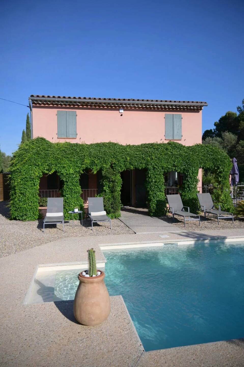 COTIGNAC VILLA DE CHARME AVEC APPARTEMENT INDEPENDANT