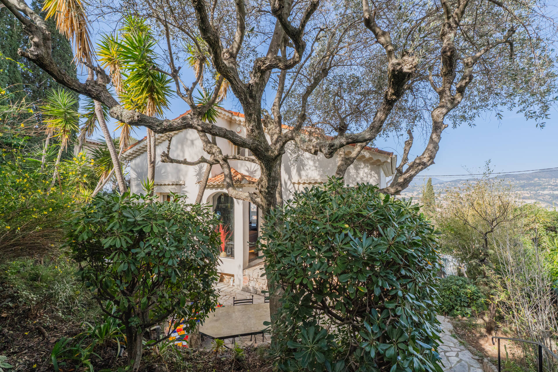 Maison  - 4 pièces  - 107.07 m² -  1 195 000 € - À vendre 