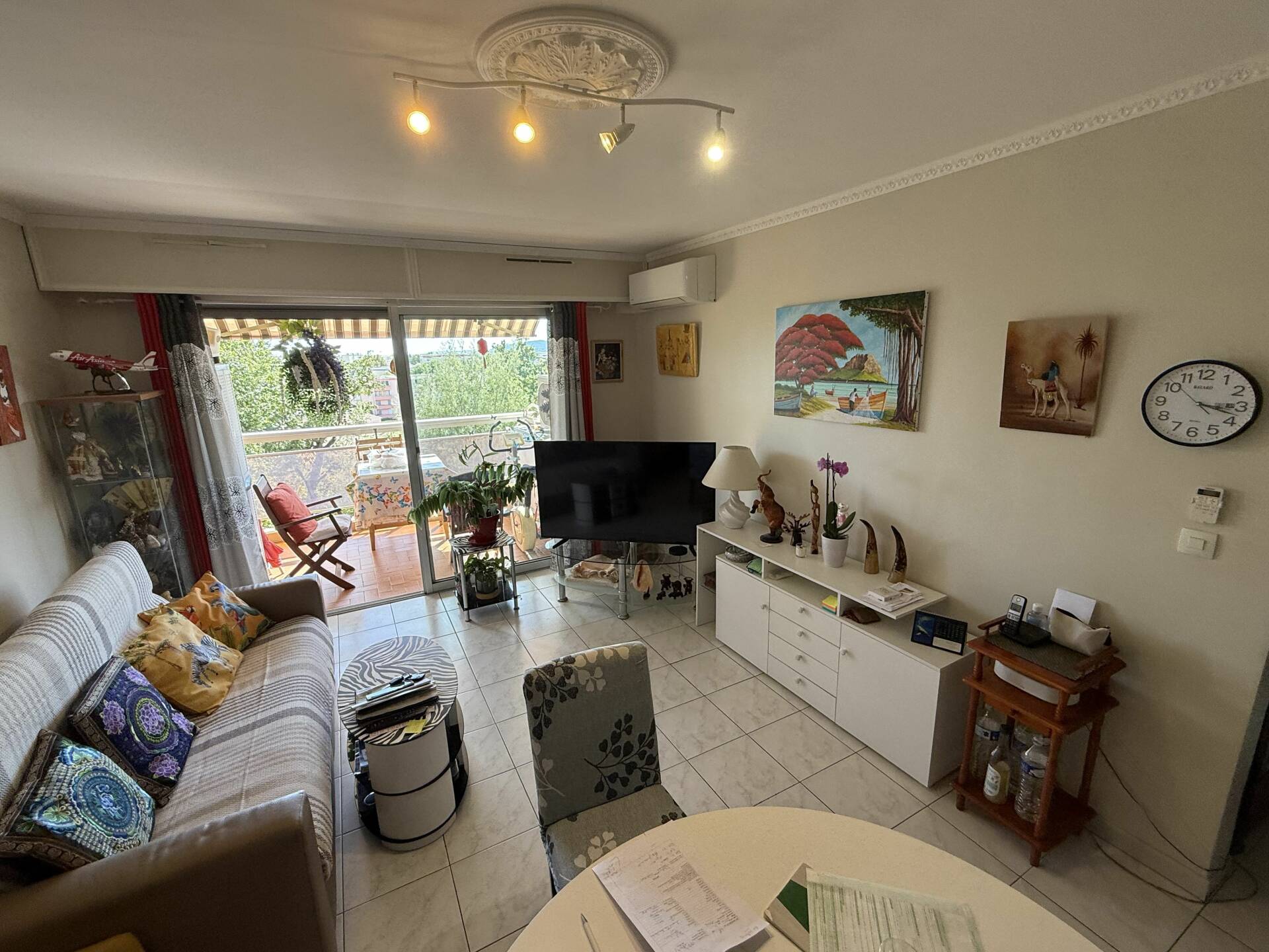 Appartement f2 résidence sécurisée Fréjus secteur Hôpital Viager Occupé Mr 82 ans et Mme 86 ans