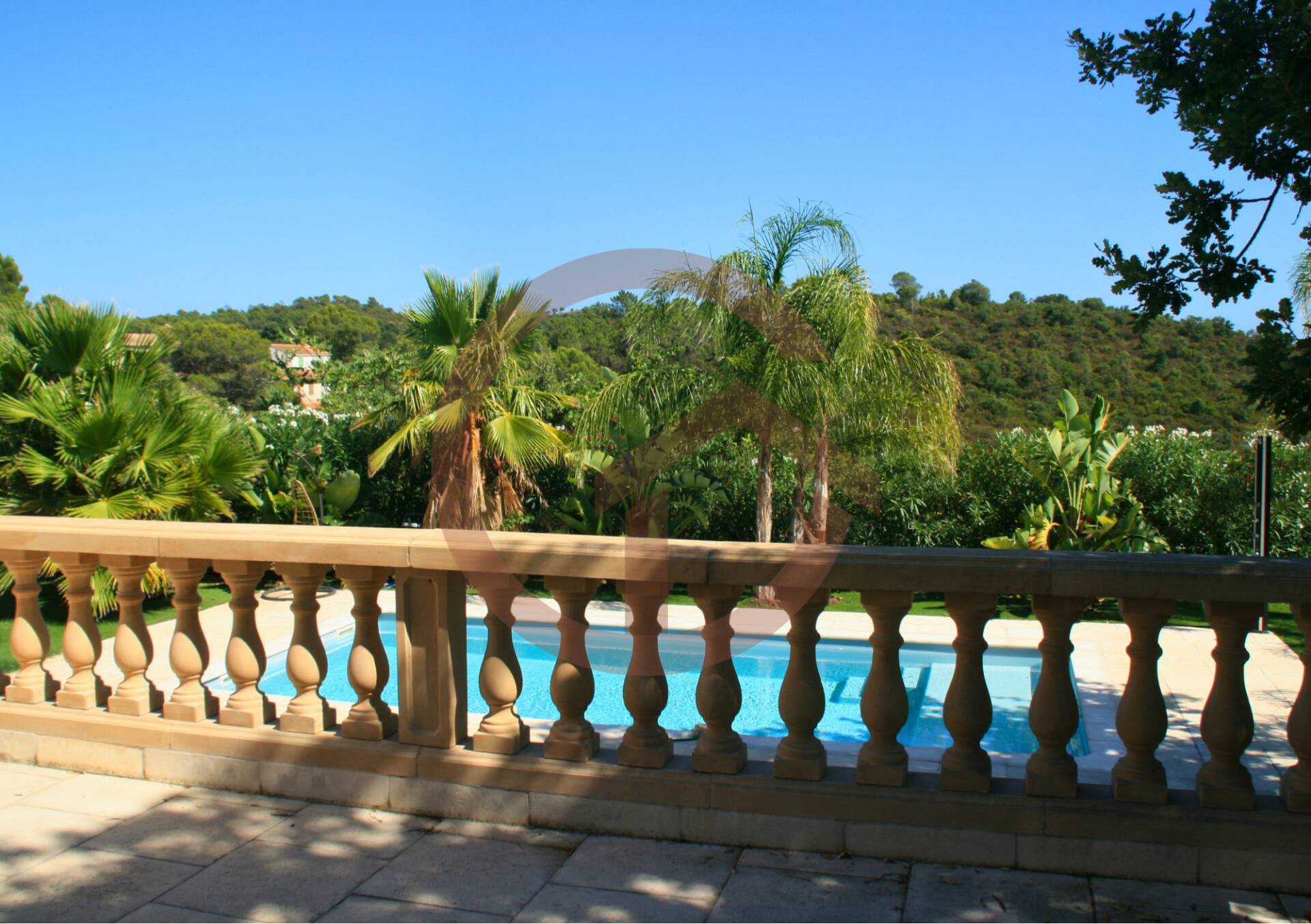 Nue-propriété — Villa plain-pied 108 m² piscine vue Estérel — Saint-Raphaël Valescure