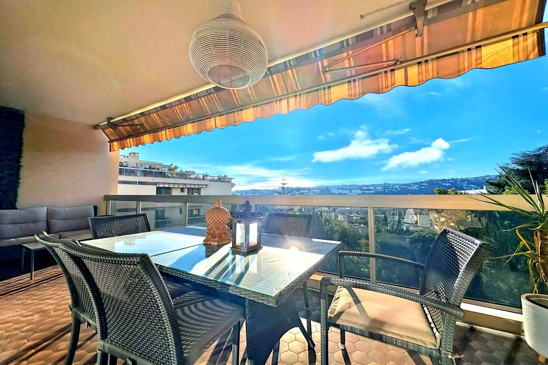 Appartement  - 4 pièces  - 108.0 m² -  655 000 € - À vendre 