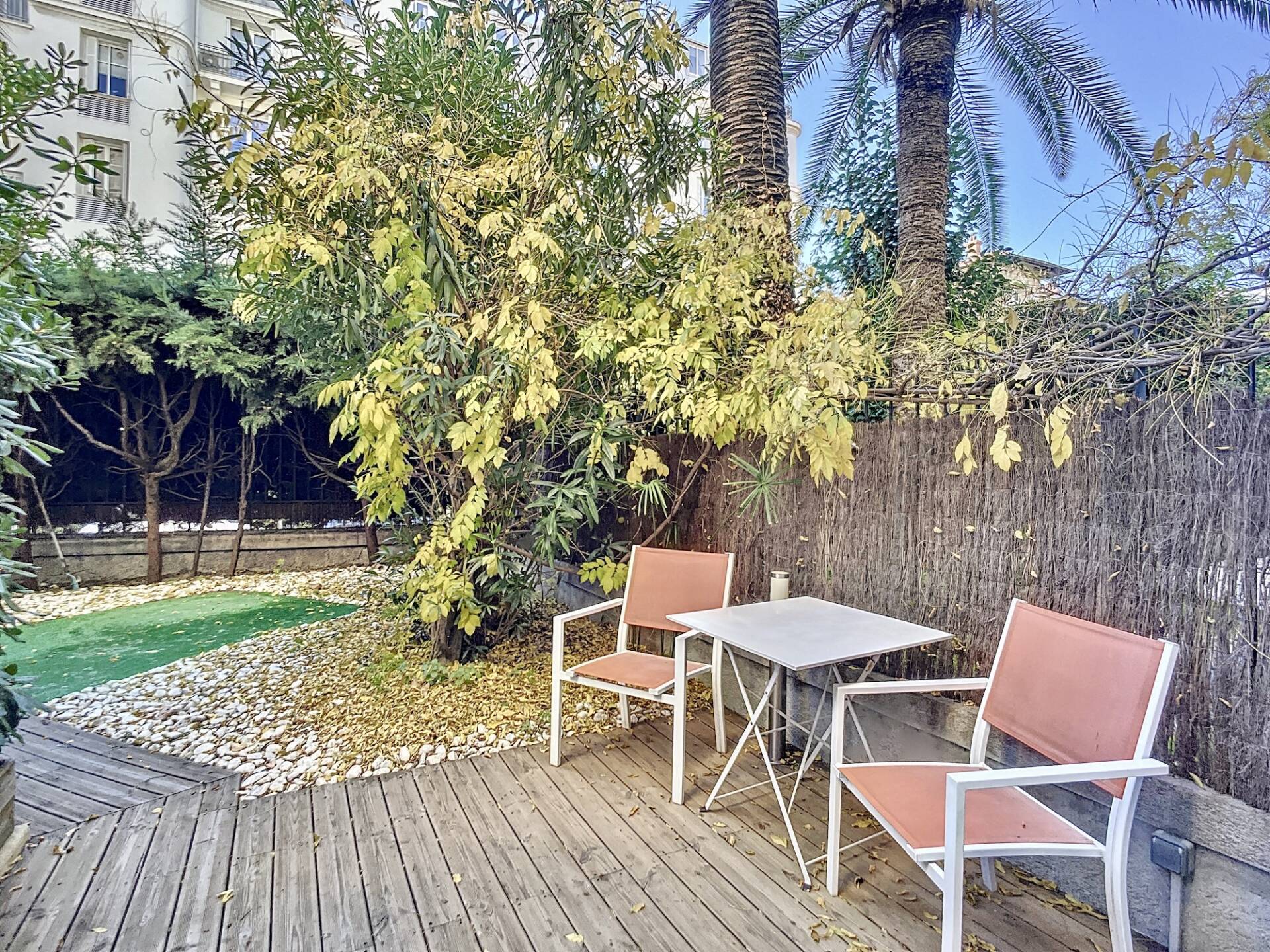 Appartement  - 2 pièces  - 43.0 m2 -  249 000 € - À vendre 