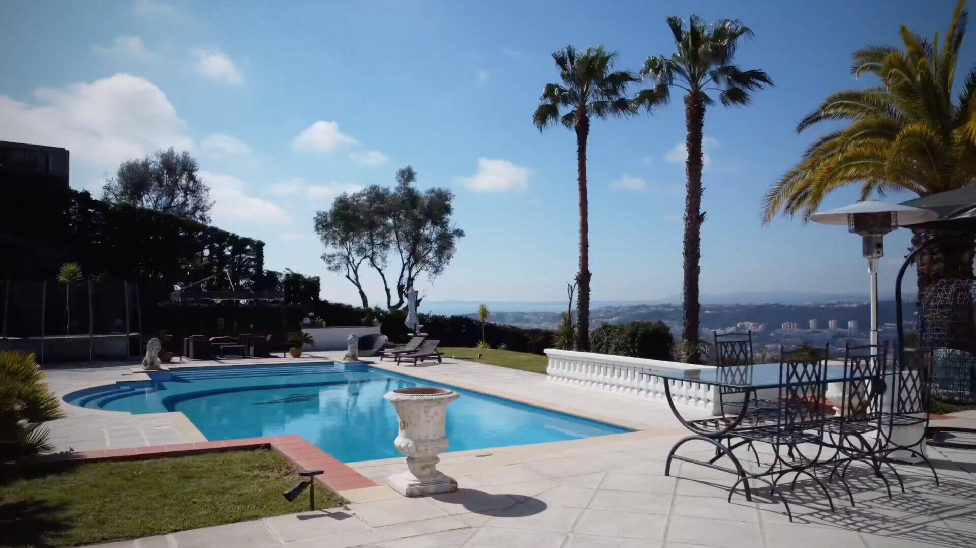 Maison  - 10 pièces  - 665.0 m² -  5 290 000 € - À vendre 