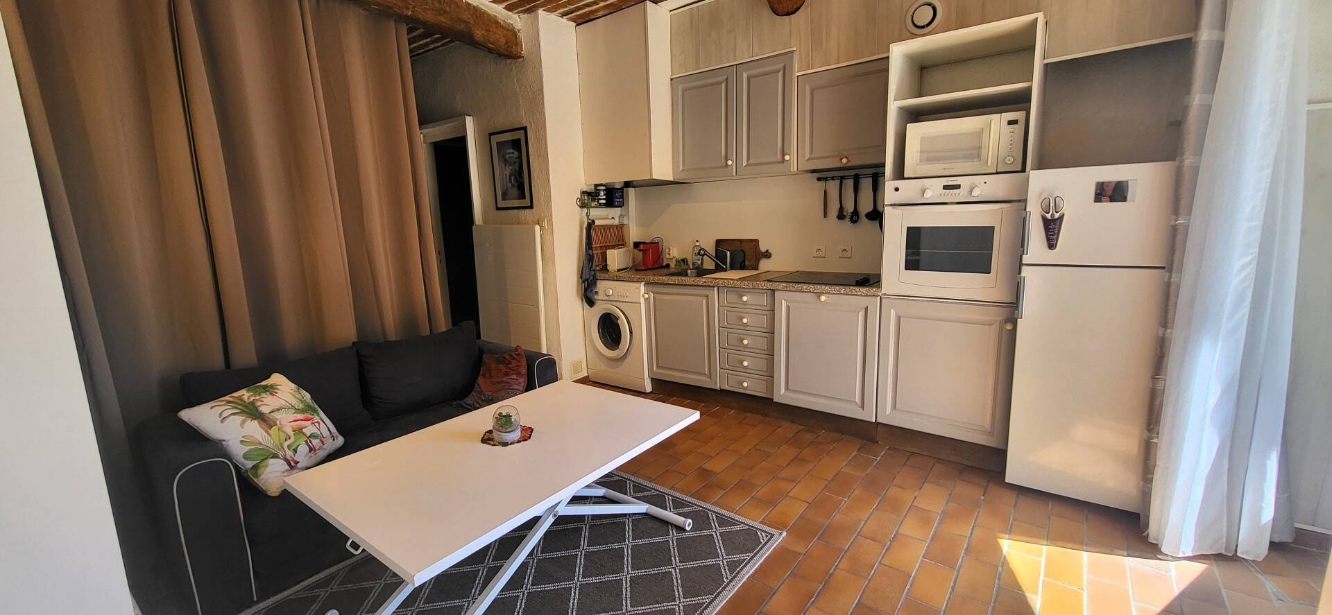 Studio meublé centre village