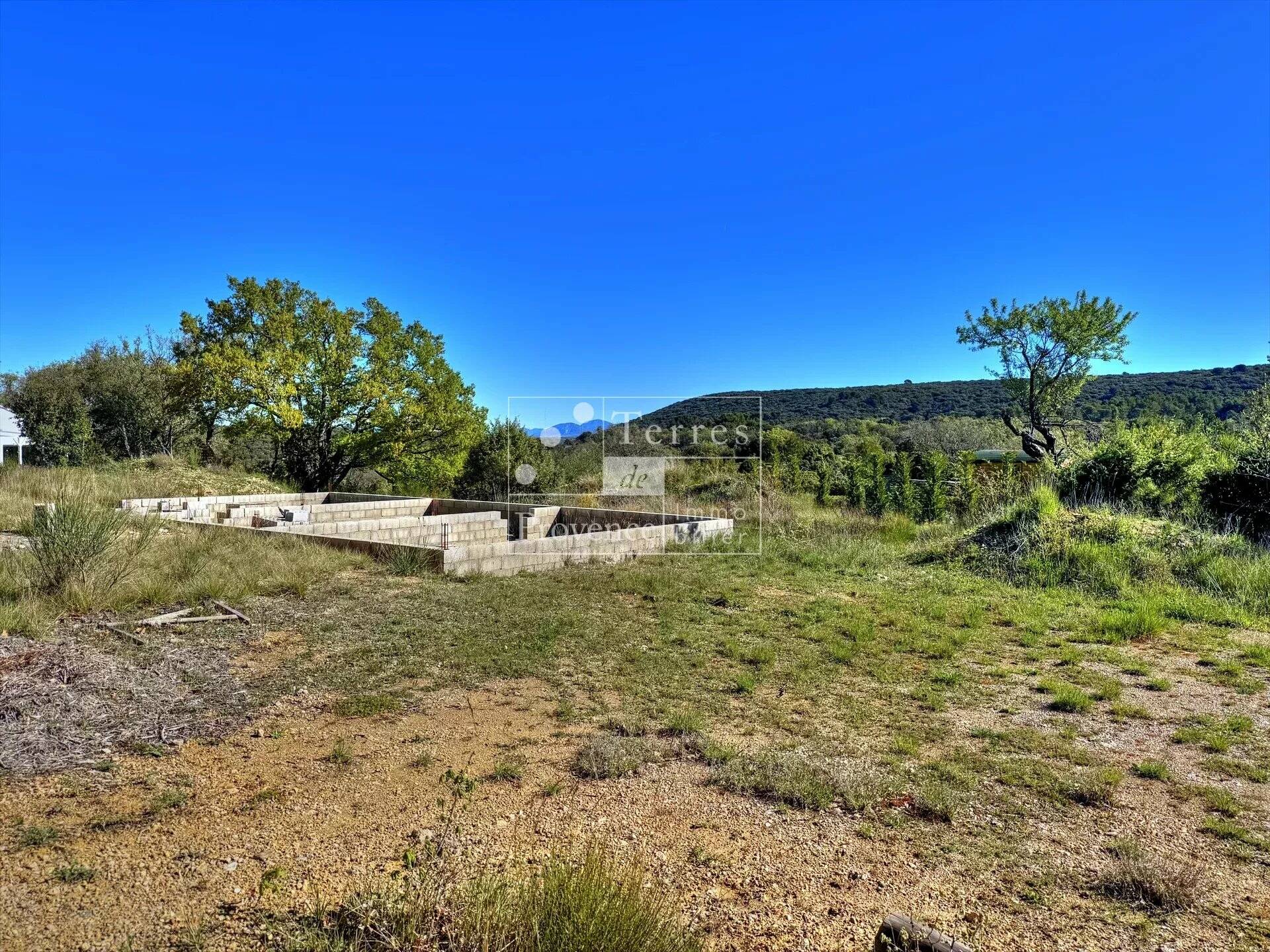 Terrain avec permis accordé pour une maison de 120m² à Baudinard Sur Verdon