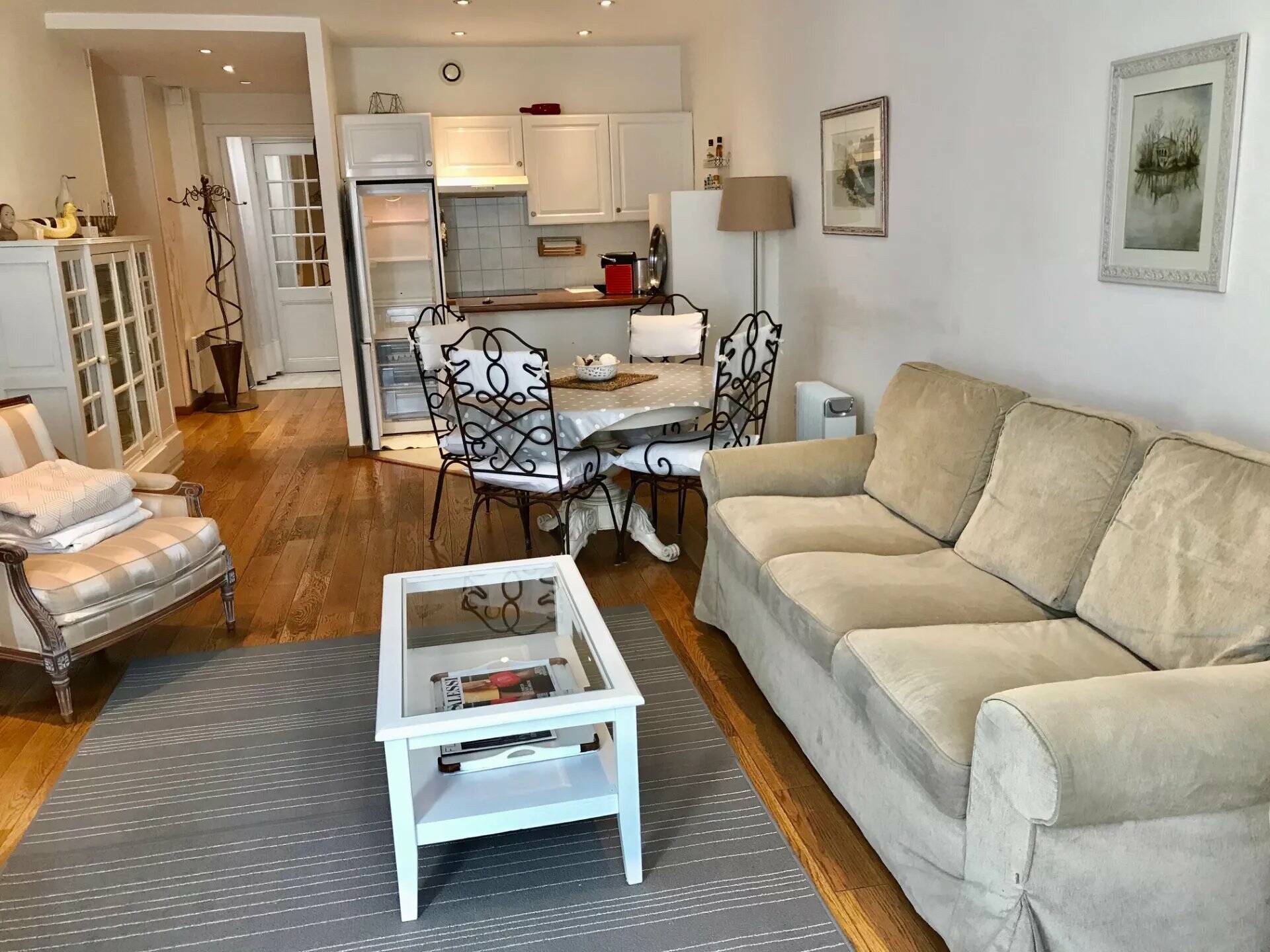 Appartement  - 2 pièces  - 53.57 m2 -  365 000 € - À vendre 