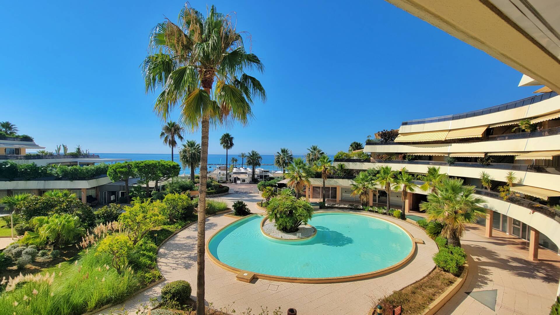 Appartement  - 3 pièces  - 99.0 m² -  860 000 € - À vendre 