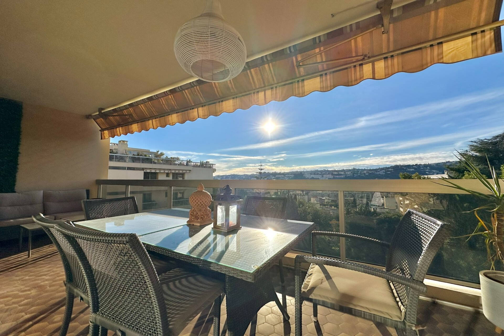 Appartement  - 4 pièces  - 108.0 m2 -  742 000 € - À vendre 