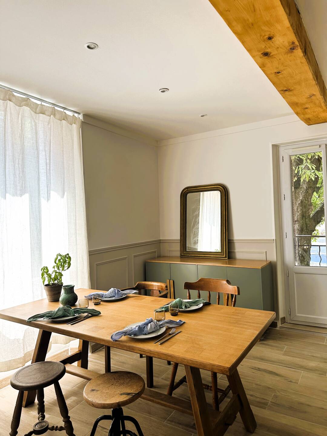 Magnifique T2 état neuf dans centre village.