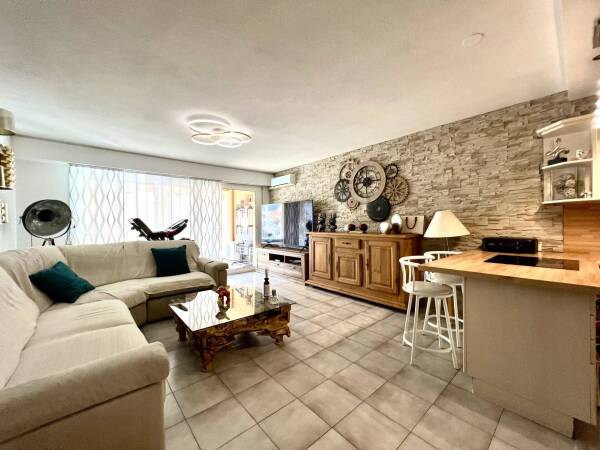CAGNES-SUR-MER / Centre ville - Appartement 3 pièces 68m² avec parking et cave