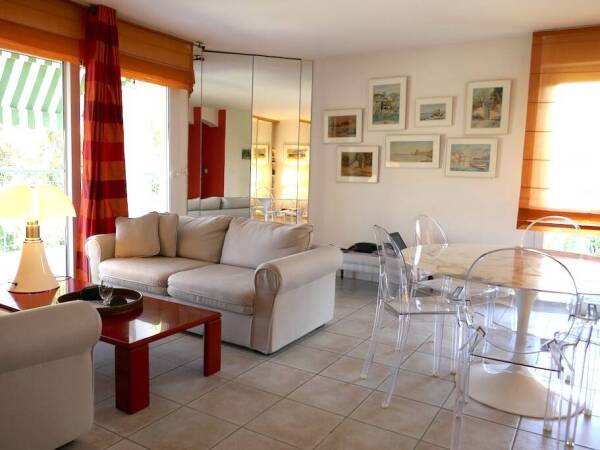 💎 Vente en Nue-Propriété – Usufruit Viager Réservé sur F80ans - Appartement F2/3 de standing à Sanary-sur-Mer (83110)