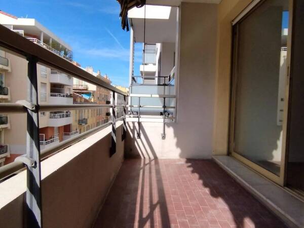 Nice Garibaldi - Place du pin- 3 Pièces - Terrase