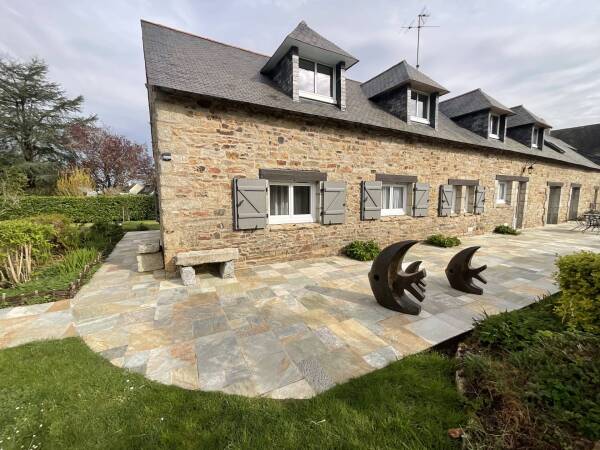 VENTE À TERME OCCUPÉE À CLEGUER (56)