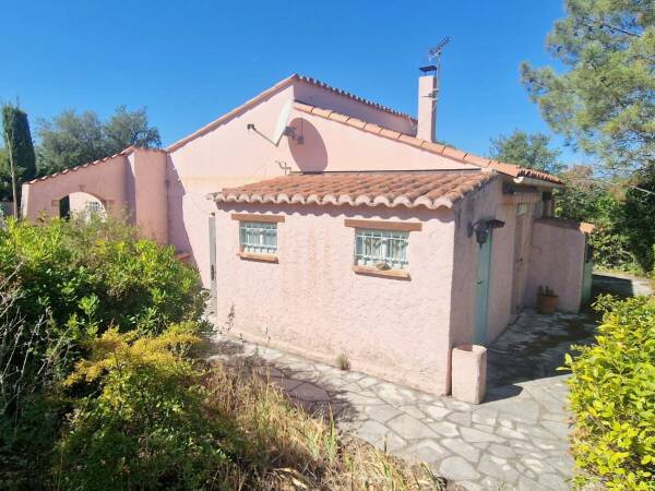 A vendre villa à la Bouverie.