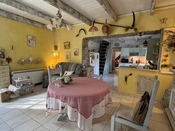 Viager Occupé Maison en Pierre à Néoules 83136 (VAR 83) - Femme de 83 ans