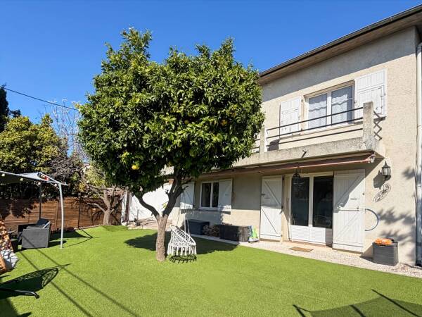 Maison  - 4 pièces  - 100.0 m² -  435 000 € - À vendre 