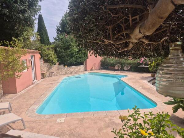 BELLE VILLA T4 SUR 2200M² DE TERRAIN COTIGNAC